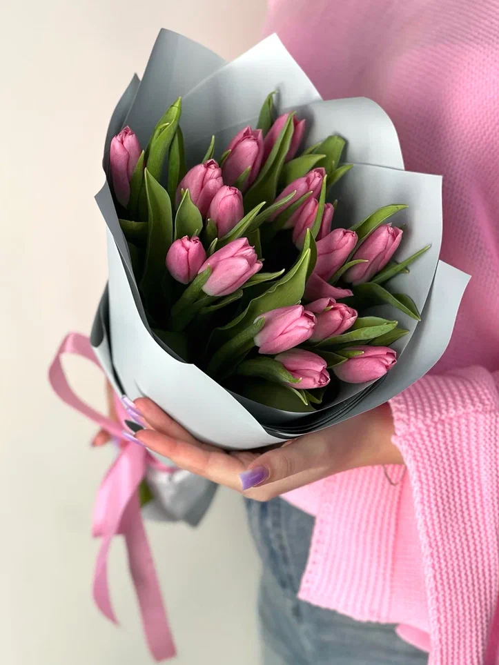 15 розовых тюльпанов