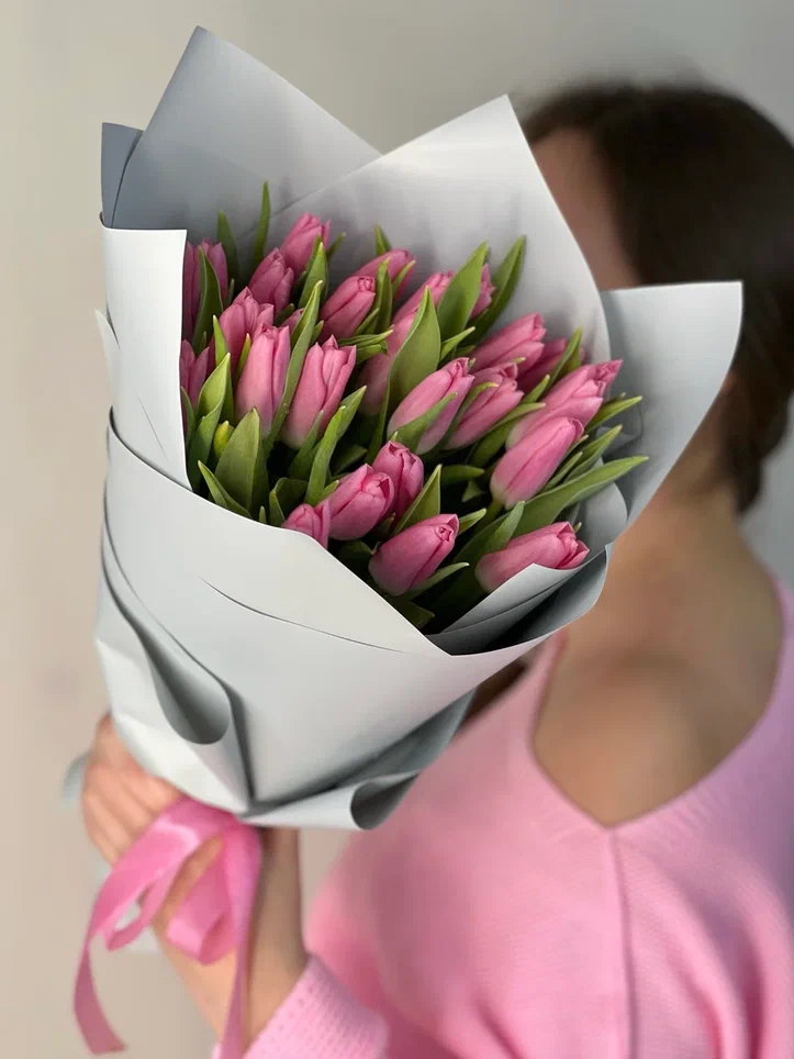 25 розовых тюльпанов