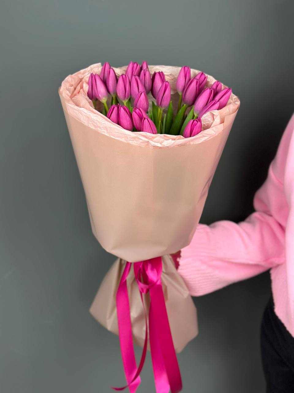 Ярко розовые тюльпаны