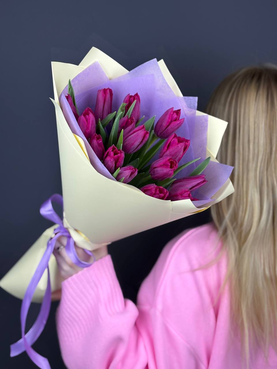 15 сиреневых тюльпанов