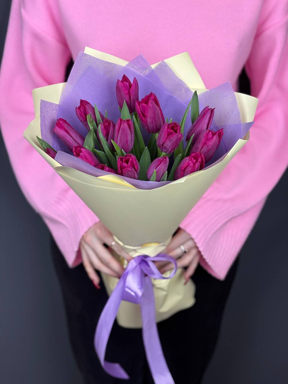 15 сиреневых тюльпанов