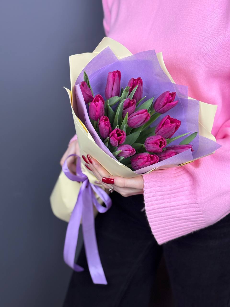 15 сиреневых тюльпанов