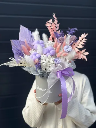 Сиреневая композиция из сухоцветов