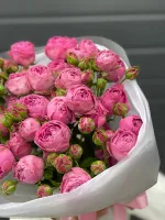Цветы Букет ярких кустовых роз 4