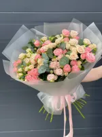 Цветы Потрясающий букет кустовых роз 3