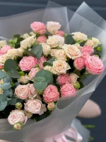 Цветы Потрясающий букет кустовых роз 4