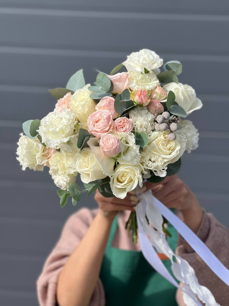 Аккуратный свадебный букет