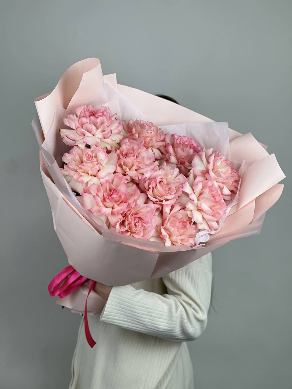 Букет нежных японких роз