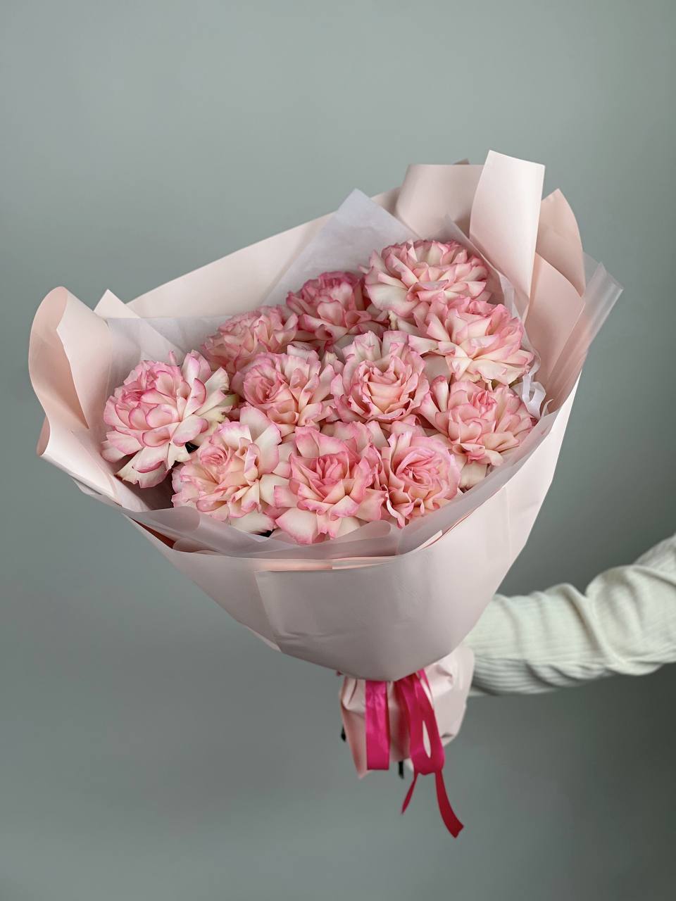 Букет нежных японких роз