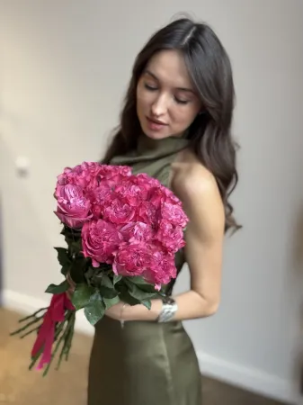 Букет пионовидных роз Кантри Блюз