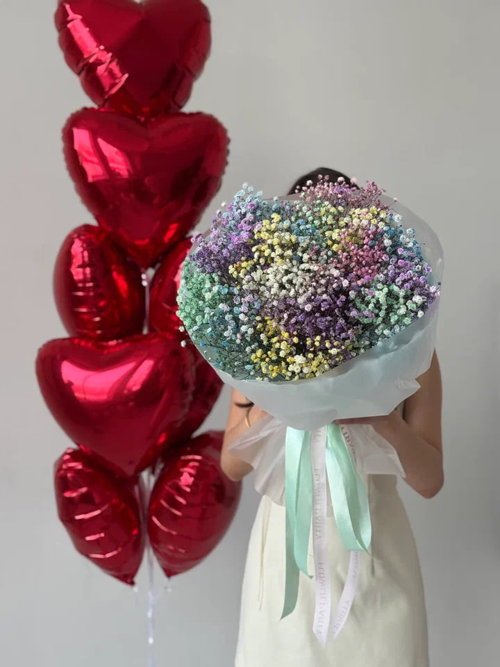 Монобукет из радужной гипсофилы