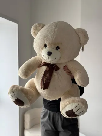 Большой плюшевый мишка