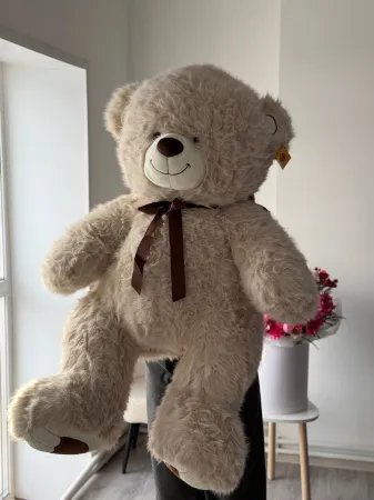 Огромный мишка