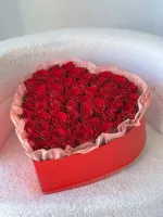 Цветы Сердце из красных роз 0