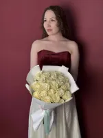 Цветы Белые розы в упаковке 1