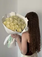 Цветы Белые розы в упаковке 3