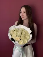 Цветы Белые розы в упаковке 0